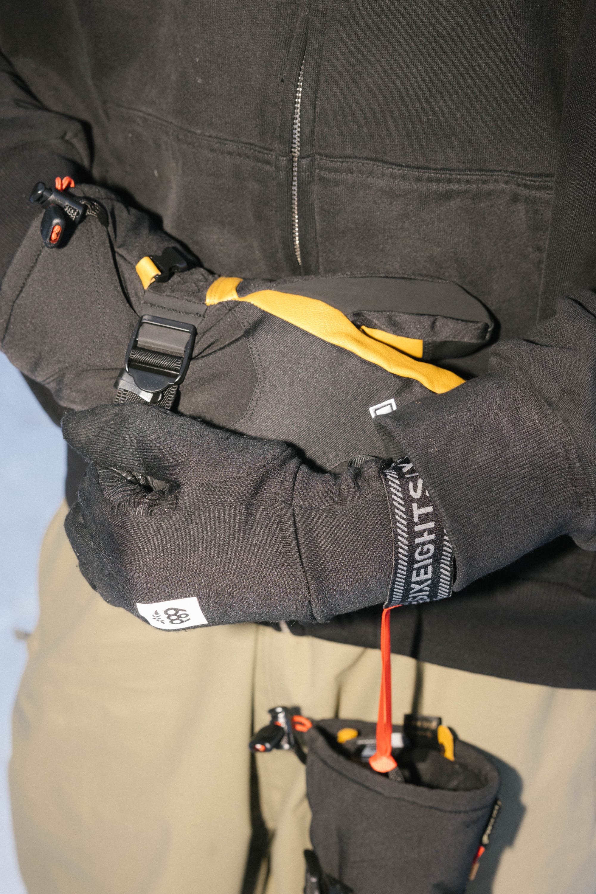 686 Men's GORE-TEX Leather Linear™ Mitt - Image 10