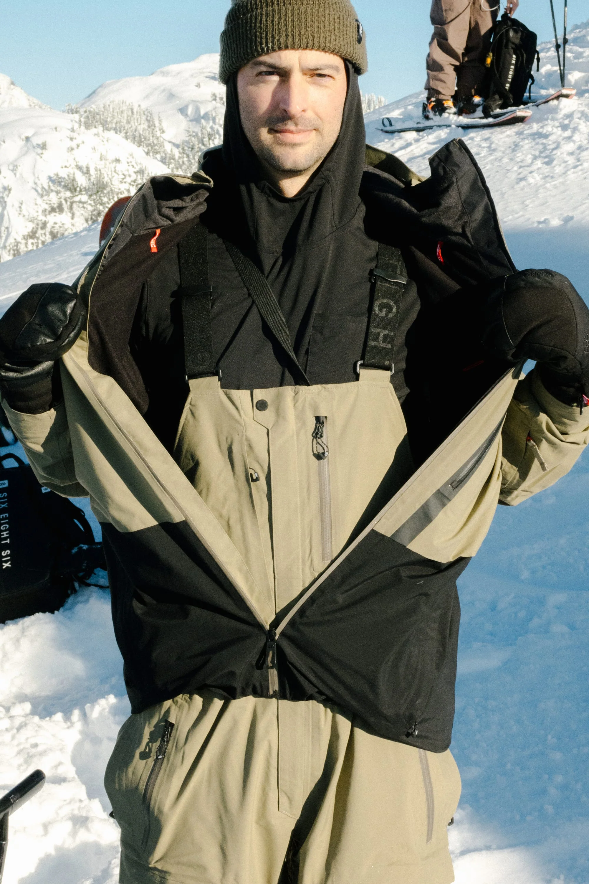686 Men's GORE-TEX Dispatch™ Shell Bib - Image 15