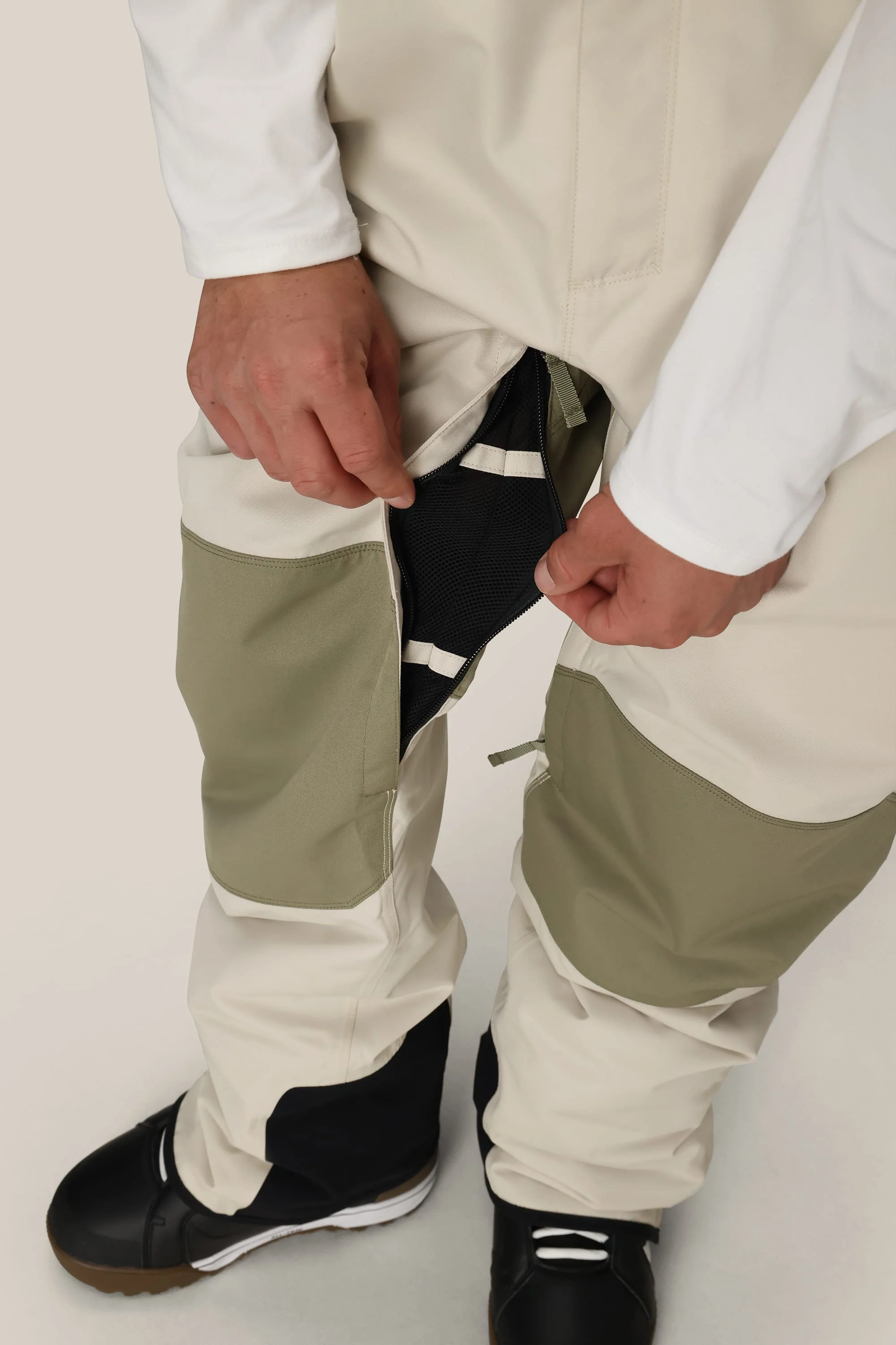 686 Men's Hot Lap™ Insulated Bib - Image 21