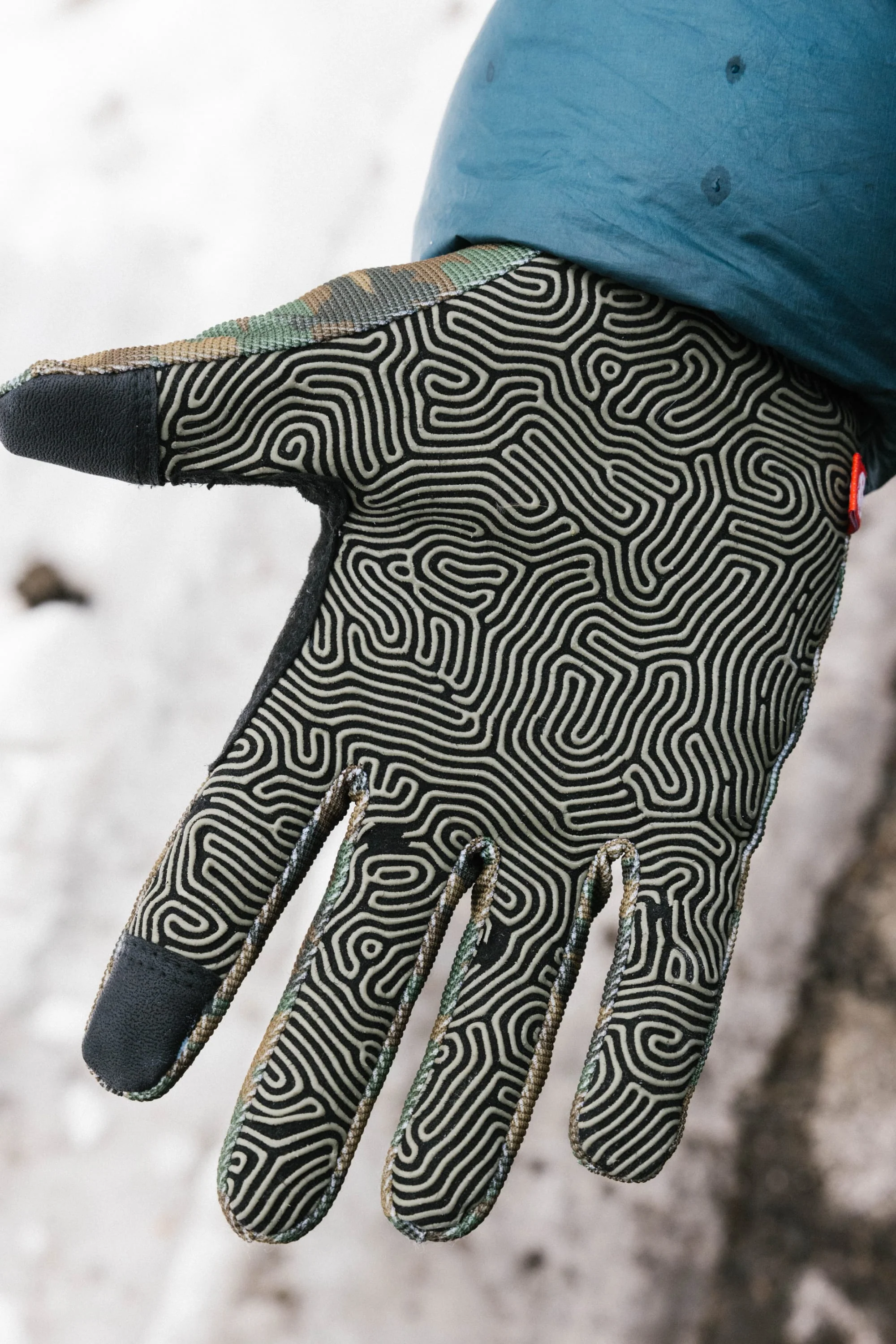 686 Outlaw Pipe Glove - Image 4