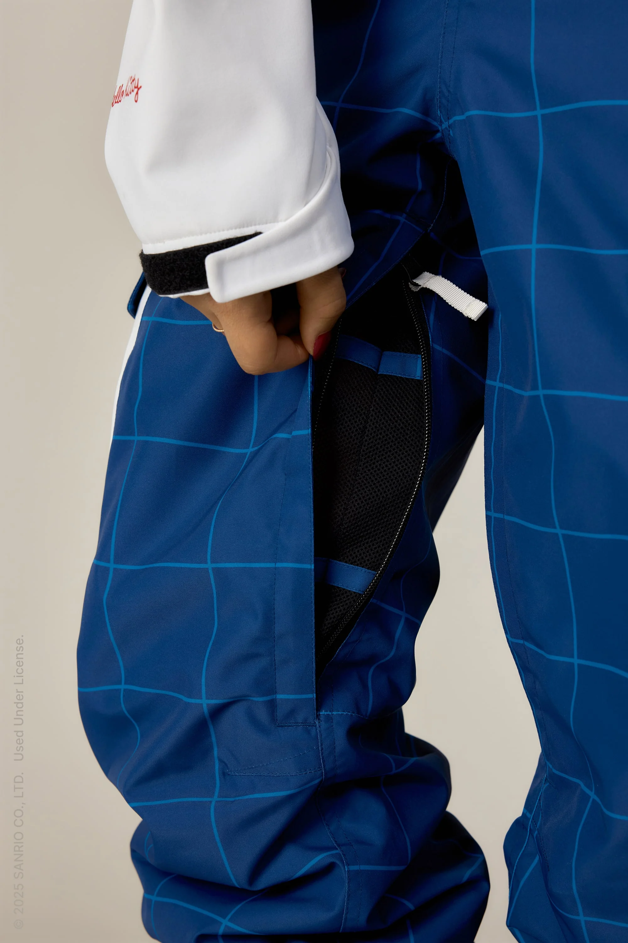 686 Women's Aura™ Insulated Cargo Pant - Image 34