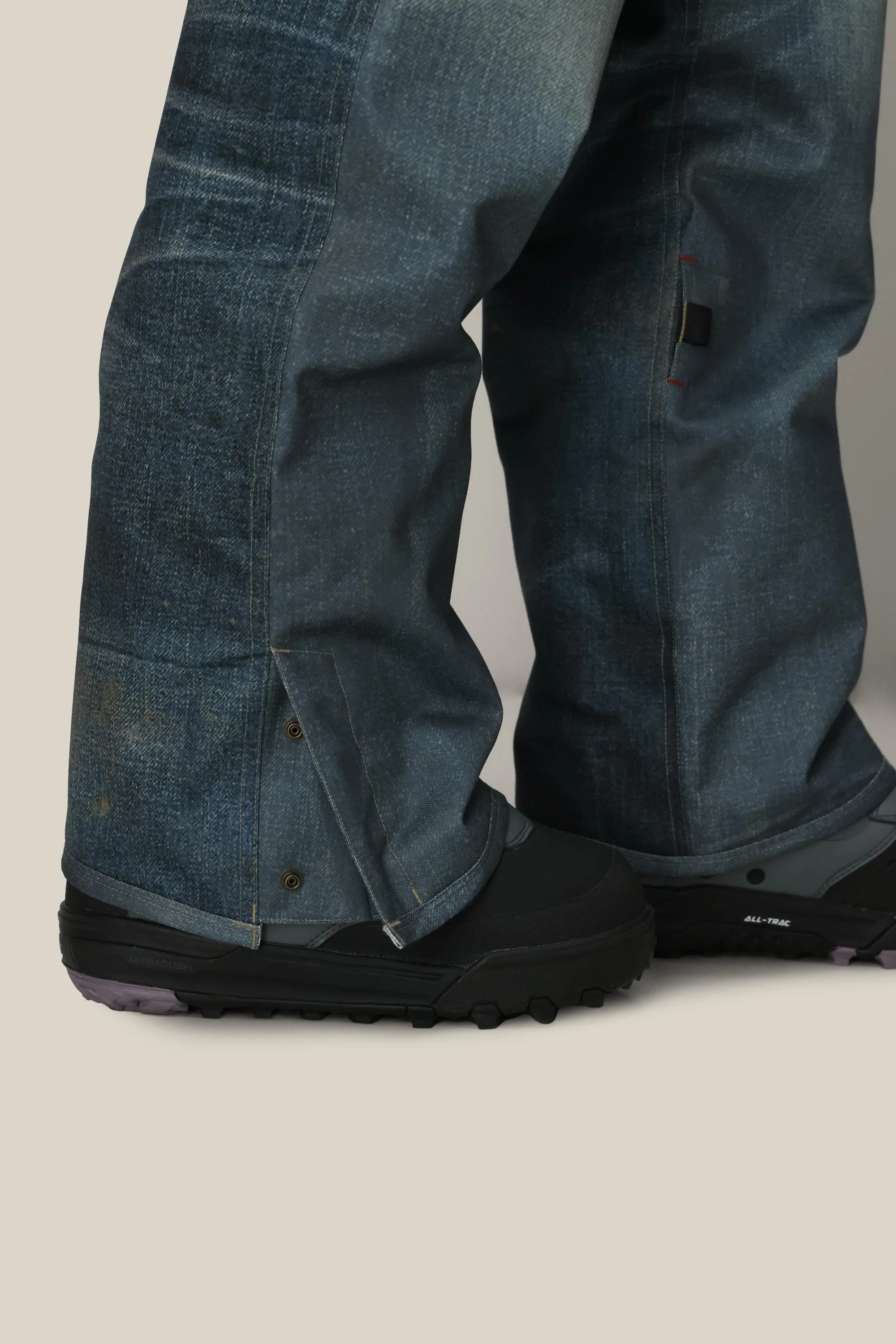 686 Women's Deconstructed™ Denim Insulated Pant - Image 5